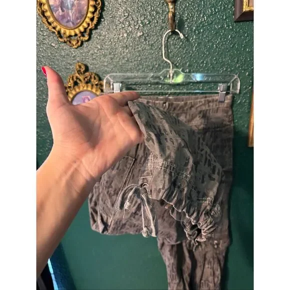 Free People Fly Away Printed Parachute Pants Size 4 Women’s - Picture 3 of 6